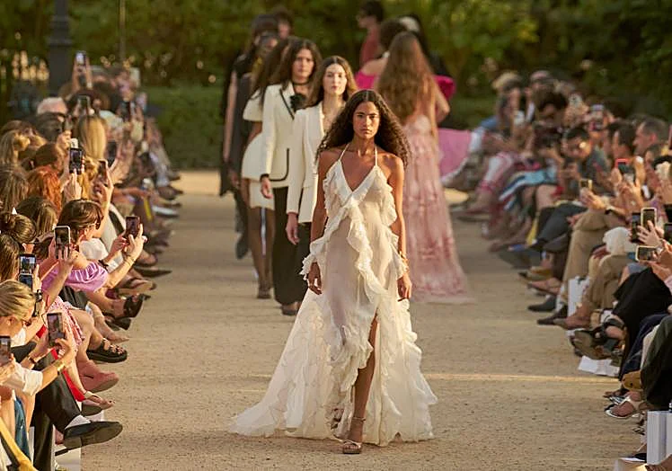 Carrusel final del desfile inaugural de OMODA Madrid es Moda.