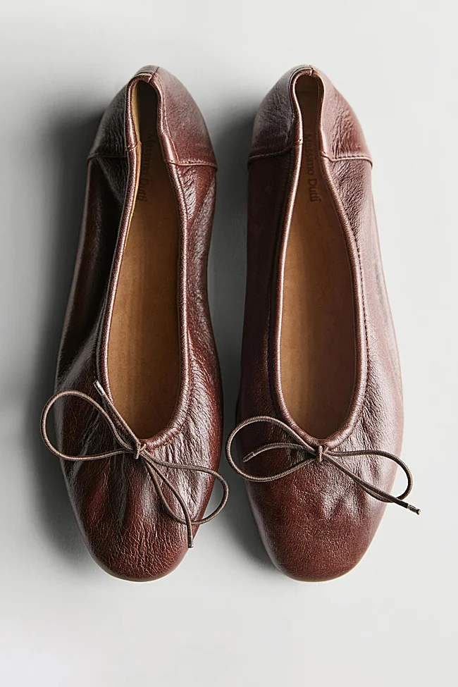 Bailarinas de color marrón de Massimo Dutti (79,99 euros)