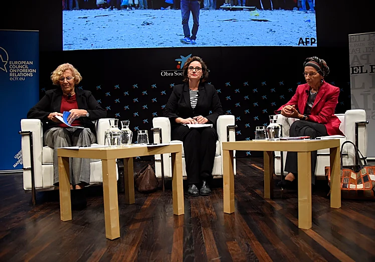 Emma Bonino and Manuela Carmena, during a colloquy in Madrid.