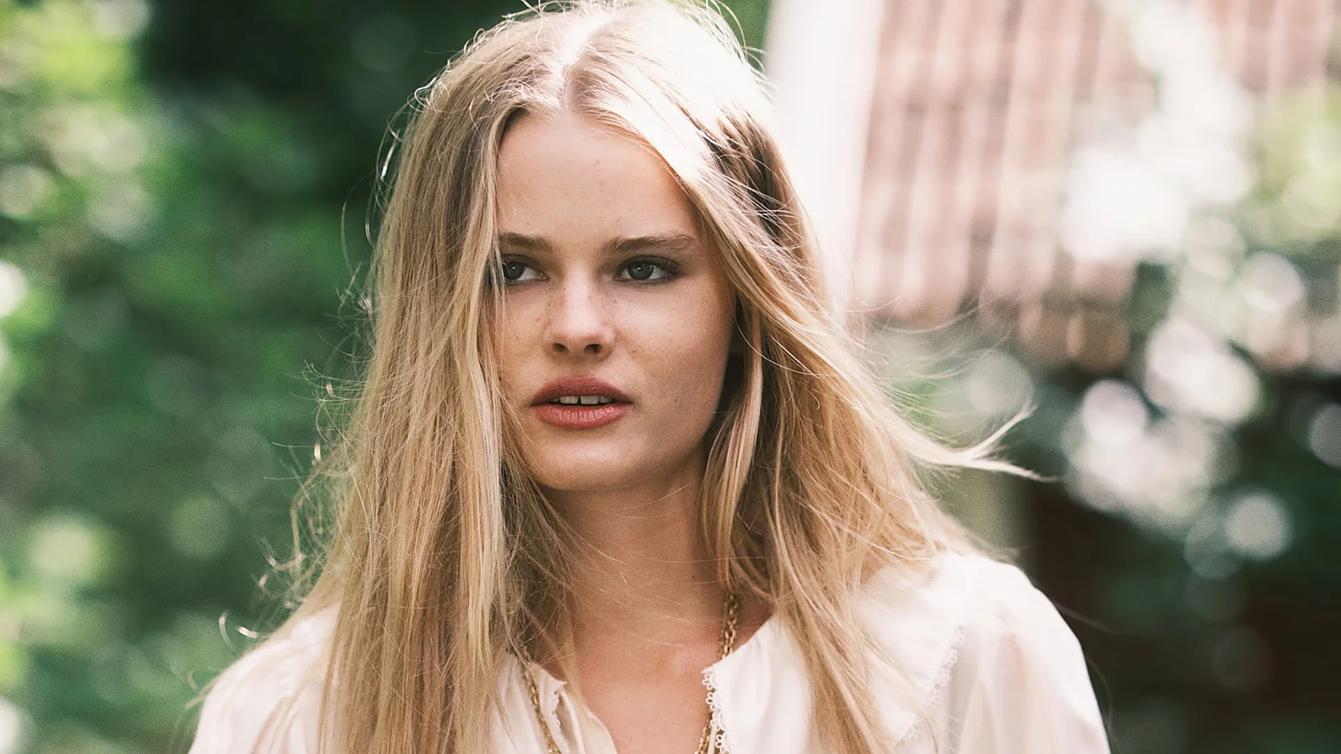 The White Blouse Is This Season’s Most Sought-After Piece (You Can Wear It Today)