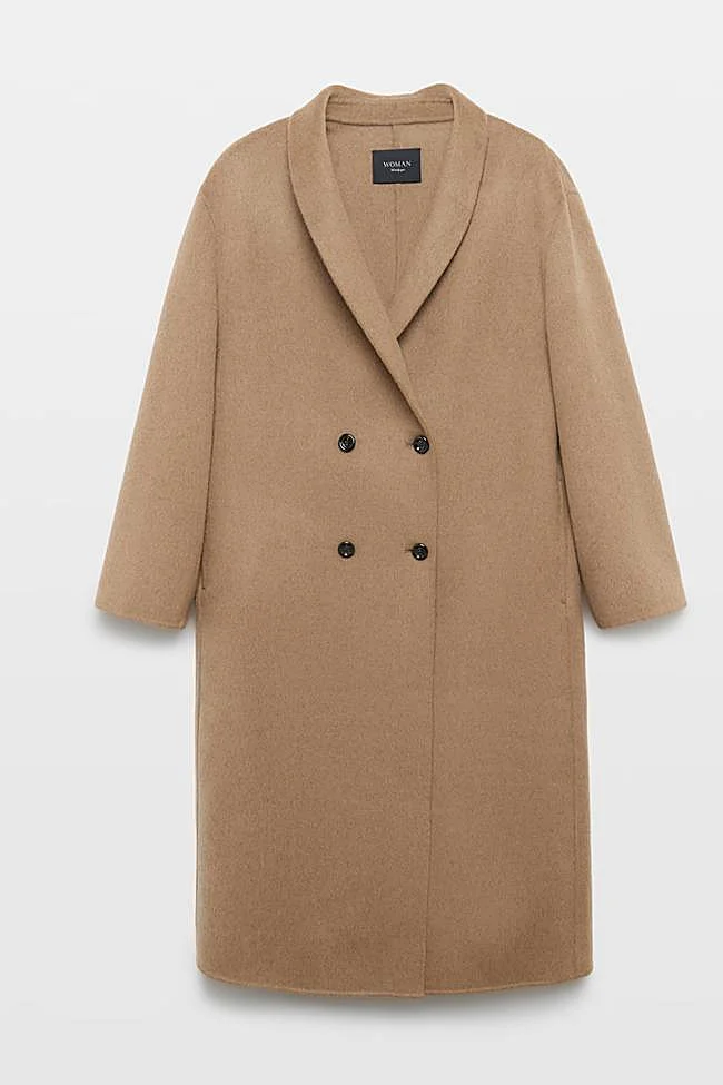 Camel double-breasted coat by Woman El Corte Inglés.