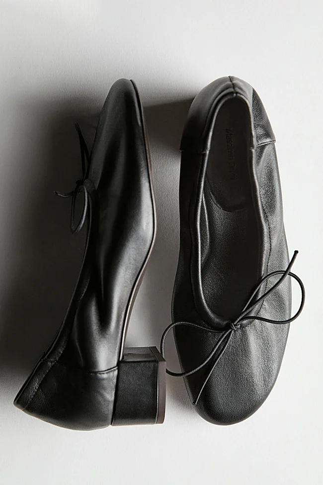 Bailarinas con tacón de Massimo Dutti (89,99 euros)