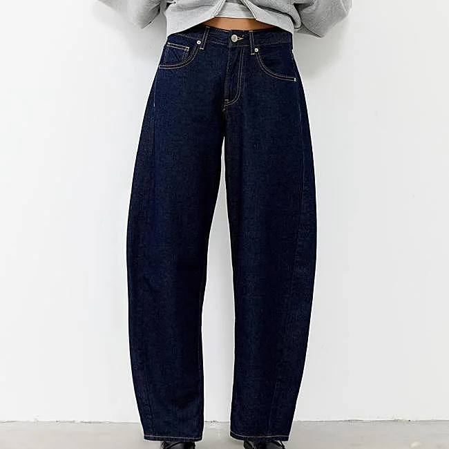 Jeans barrel de Pull&Bear, 29,99 euros.