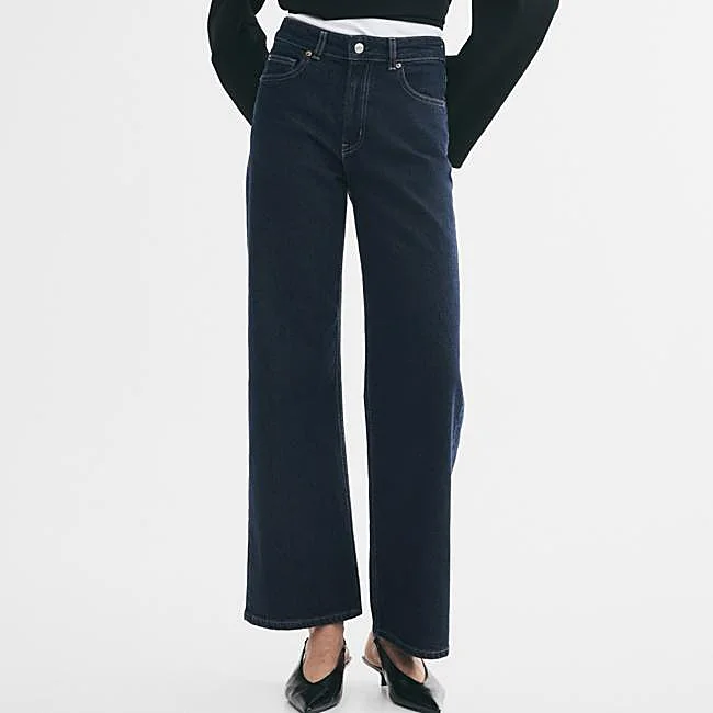 Vaqueros de tiro alto de H&M, 29,99 euros.