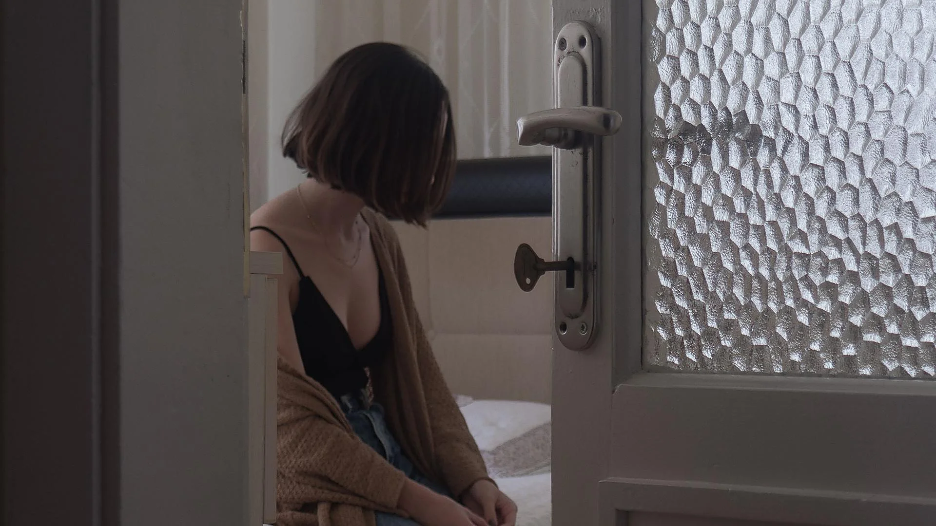 Ana Calvo: The Lonely Generation in MUJERHOY’s EL RADAR