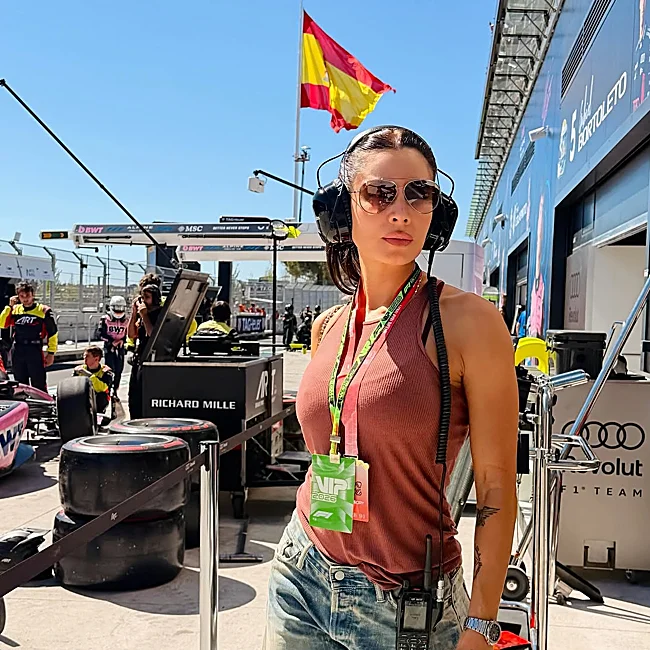 Pilar Rubio, posing in the Madring paddock.