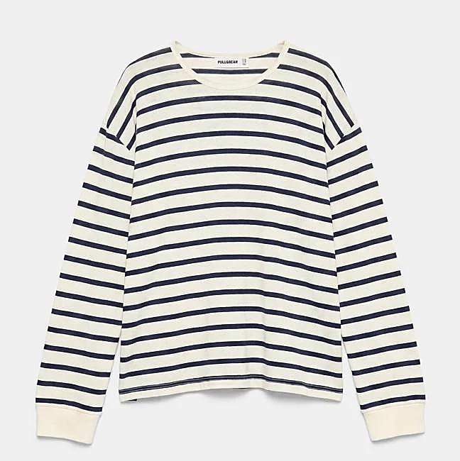 Camiseta oversize de Pull&Bear, 15,99 euros.