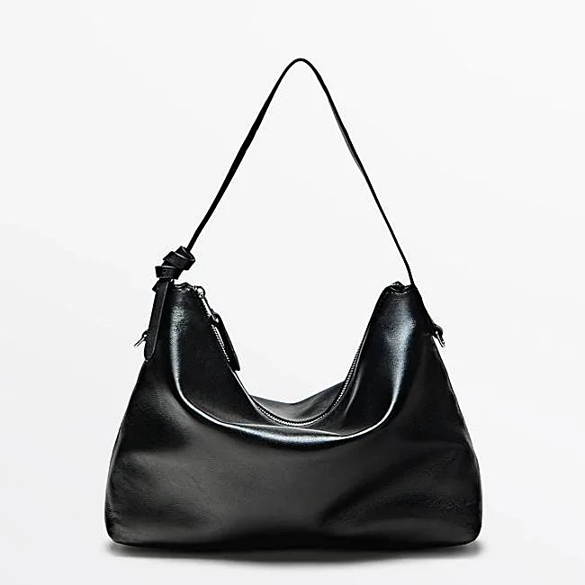 Leather bag in black by Massimo Dutti.