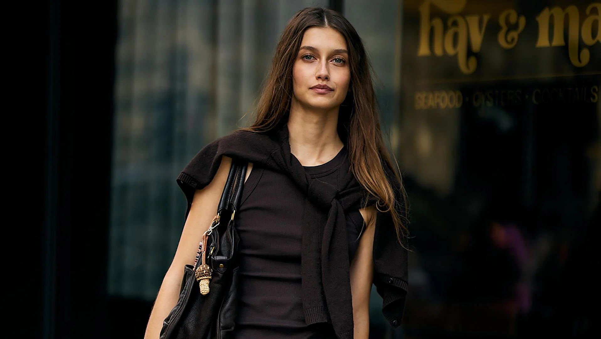 Why This Crossbody Bag Went Viral This Fall