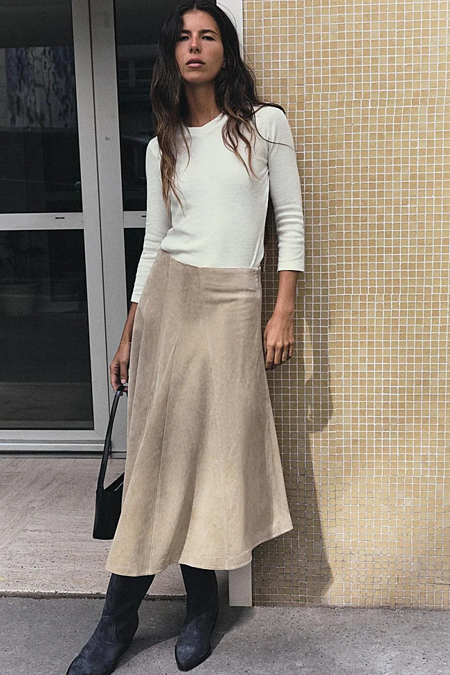 Falda midi de Zara (89,99 euros)