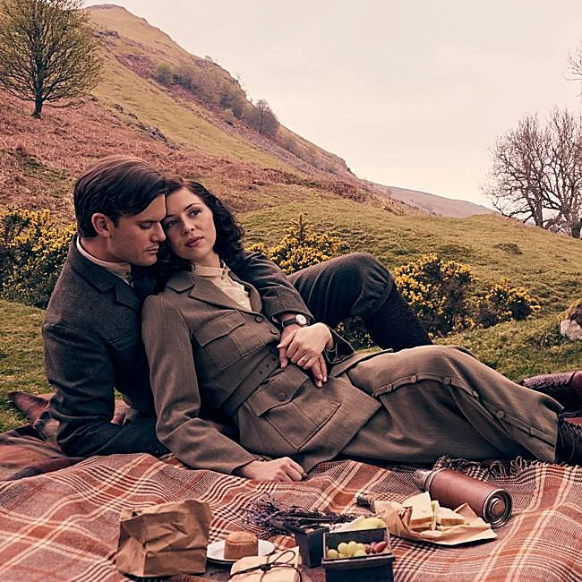 El destino de Julia y Henry es una de las principales incógnitas de la segunda temporada de Outlander: Blood of My Blood.