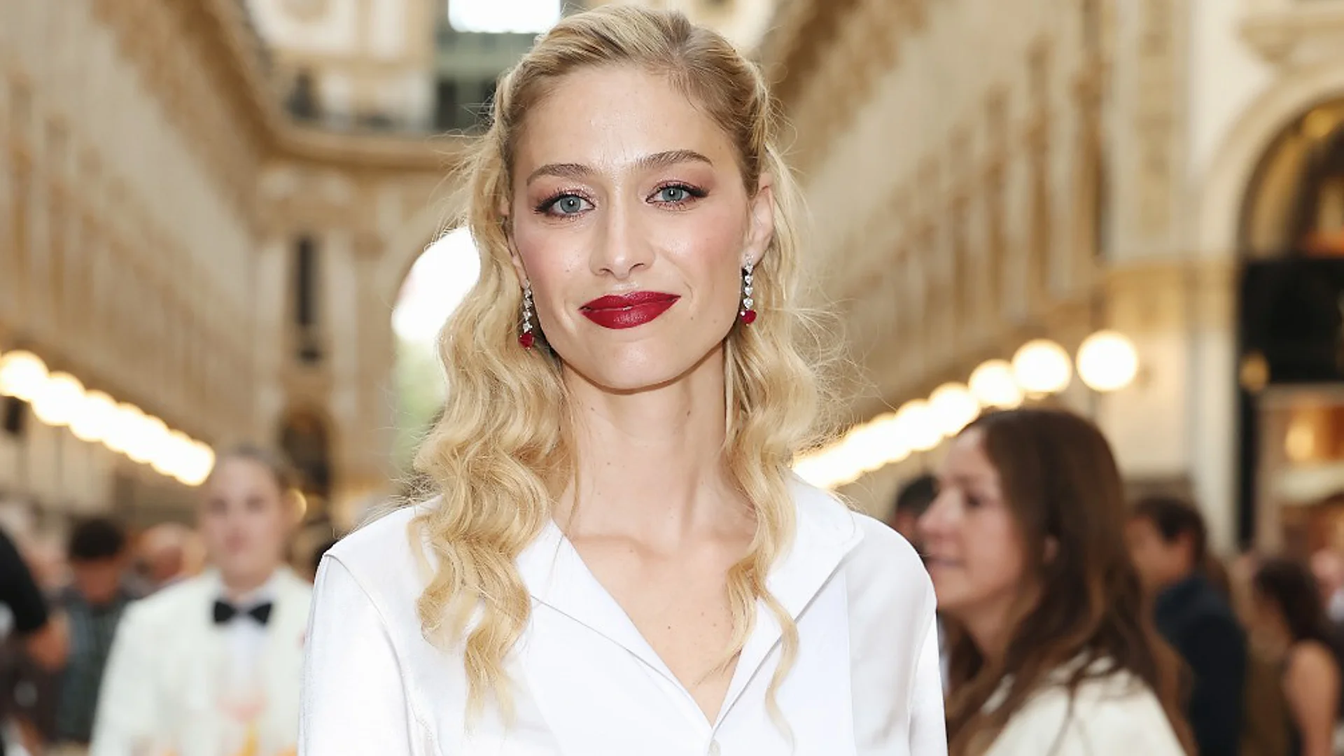 Beatrice Borromeo Stuns Milan Fashion Week as Dior’s Muse