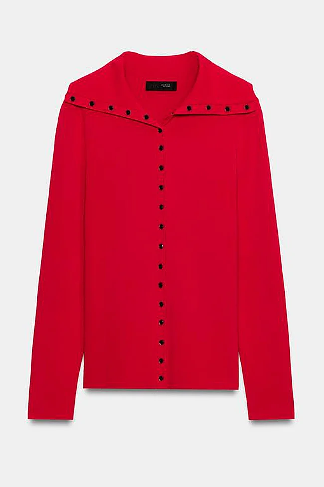 Chaqueta roja de Zara (29,99 euros)