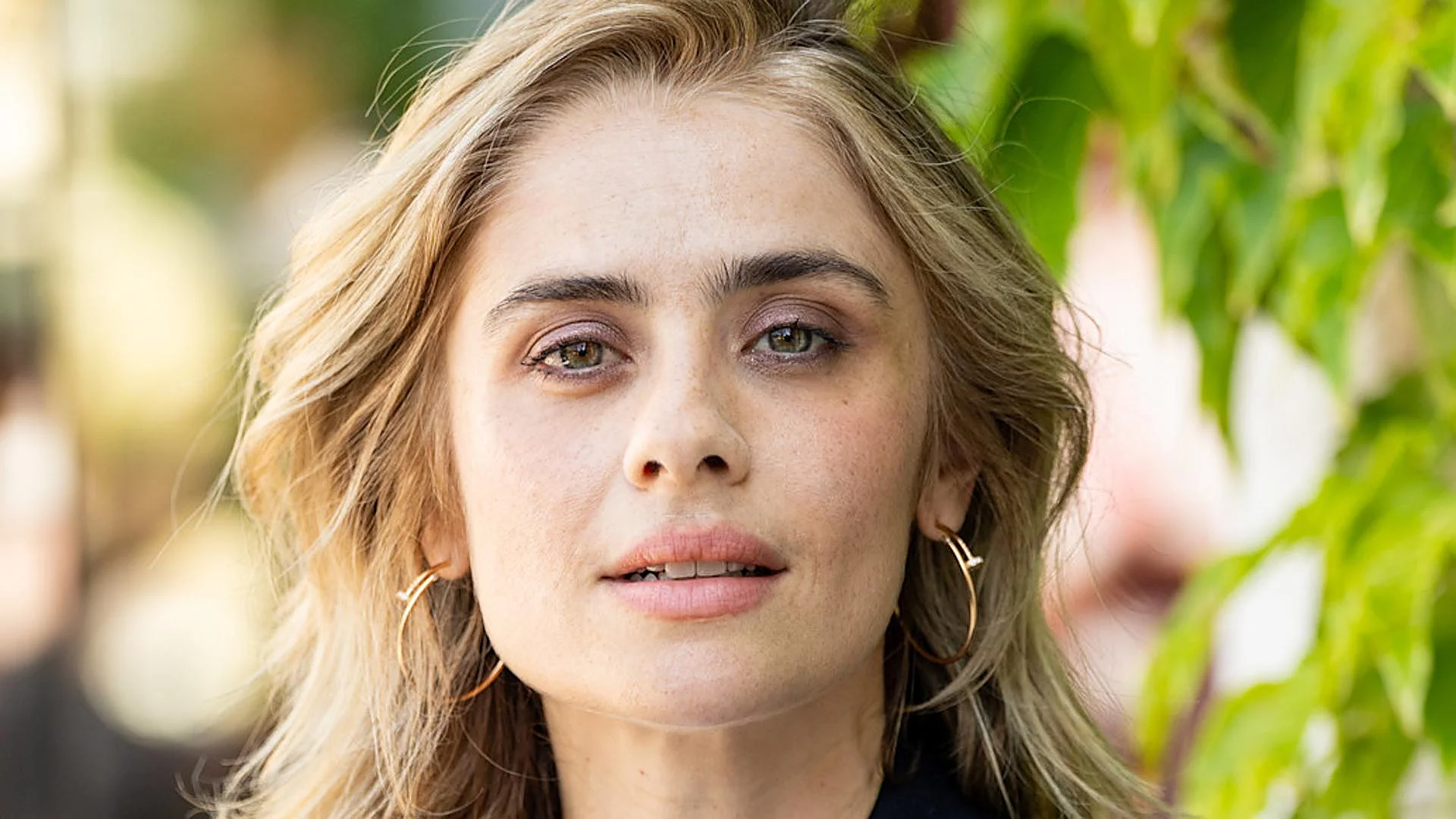 Voluminous Hair Is Back: How to Nail 70s and 80s Glamour