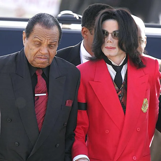 Michael Jackson. Hasta el final se mostró respetuoso con su controvertido padre Joe, del que logró desvincularse profesionalmente.