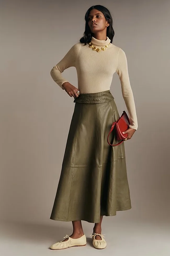Falda de piel de Sézane (370 euros)