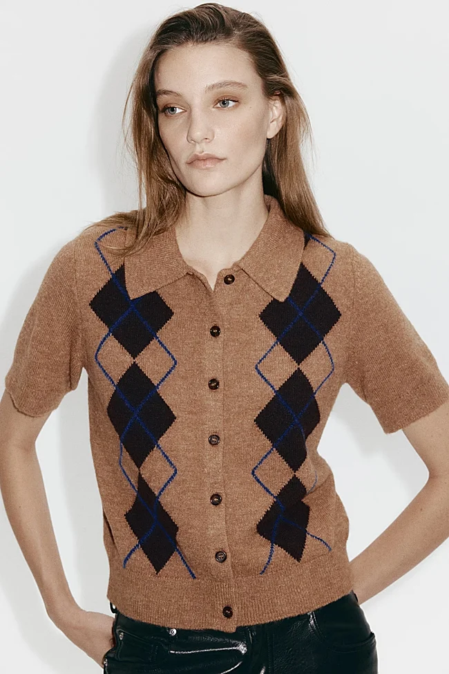 H&M jacket with diamond pattern (29,99 euros)