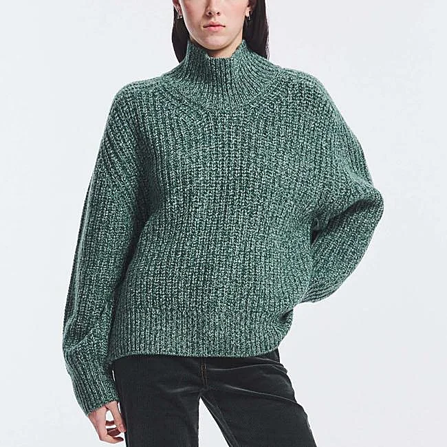 Jersey oversize by Antik Batik, 410 euros.