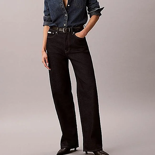 Vaqueros de tiro alto de Calvin Klein, 109,90 euros.