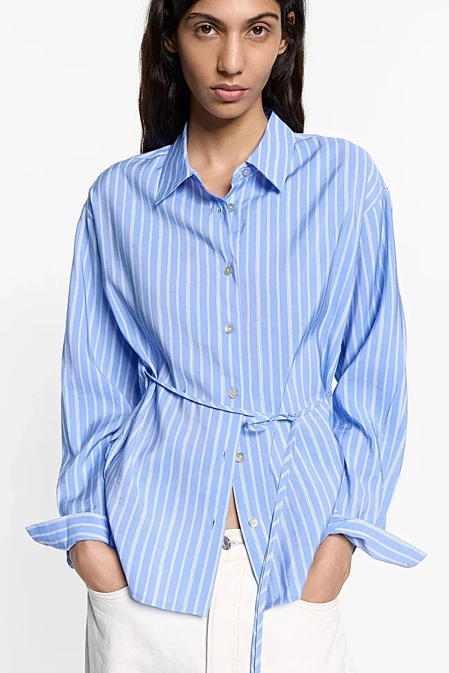 Camisa con estampado de rayas de Parfois (29,99 euros)