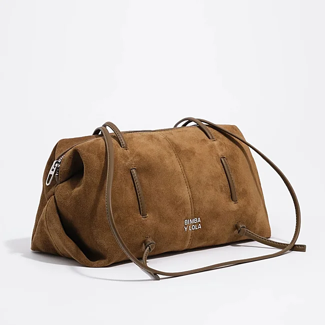Bolso de ante de Bimba & Lola (185 euros)