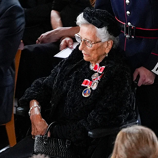 Astrid de Noruega, durante el funeral por su hermano Harald.