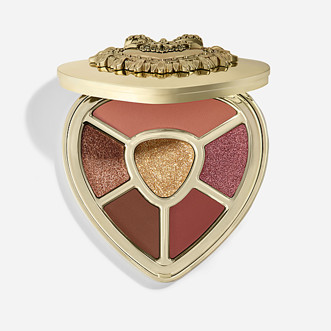 Ever Icon Palette Fiery Diva by Dolce&Gabbana (72 euros).