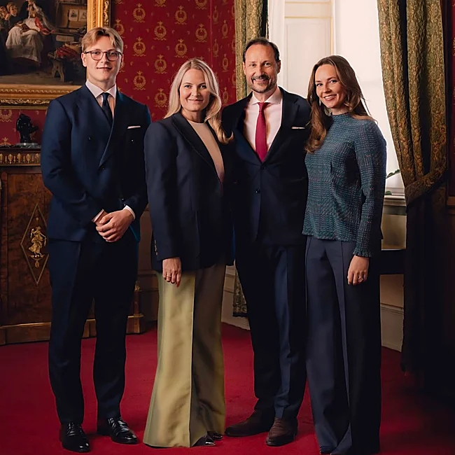 Ingrid Alexandra, junto a sus padres y su hermano Sverre Magnus.