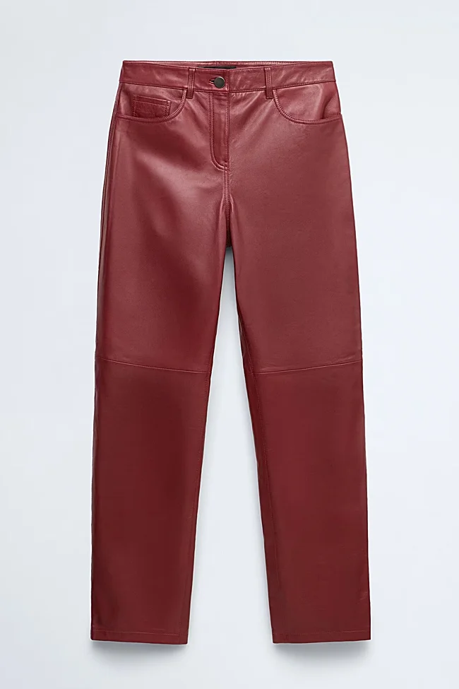 Pantalón de piel de Mango (229,99 euros)