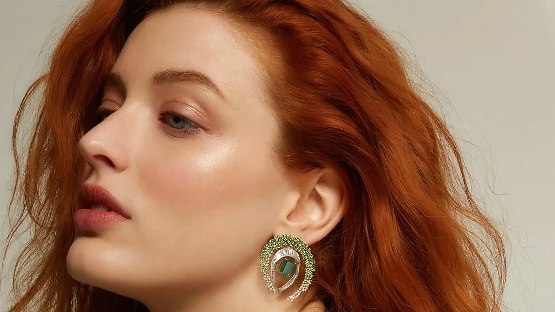 How to Apply Blush Correctly Near the Undereye Area