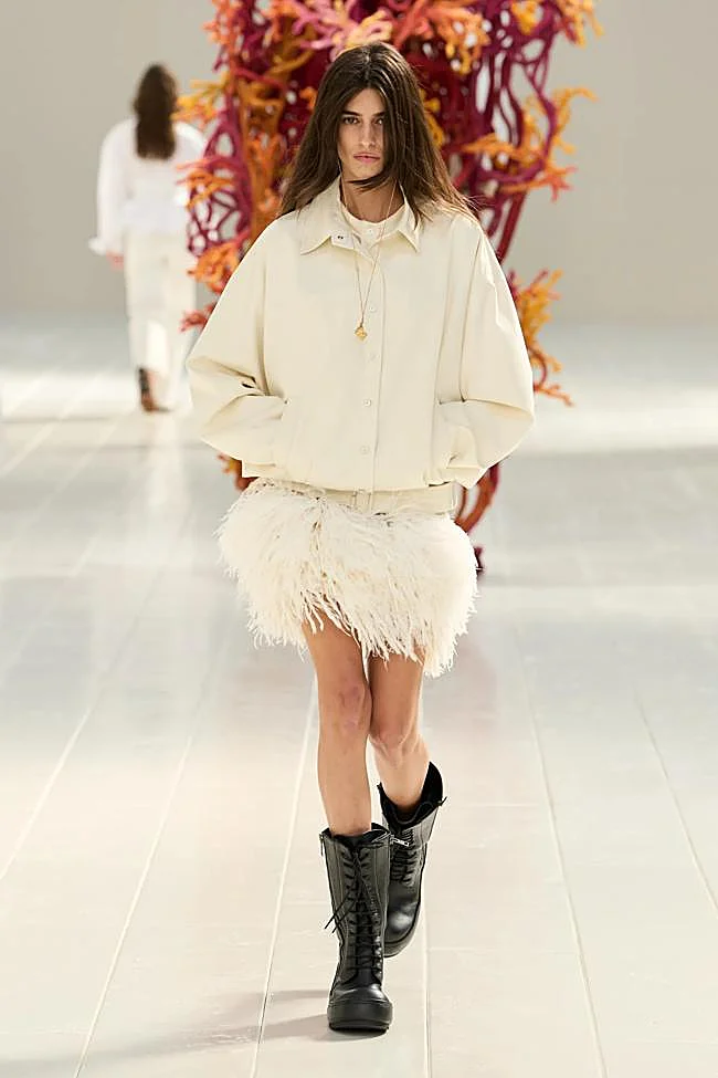 Look de Balenciaga durante la Semana de la Moda de París.