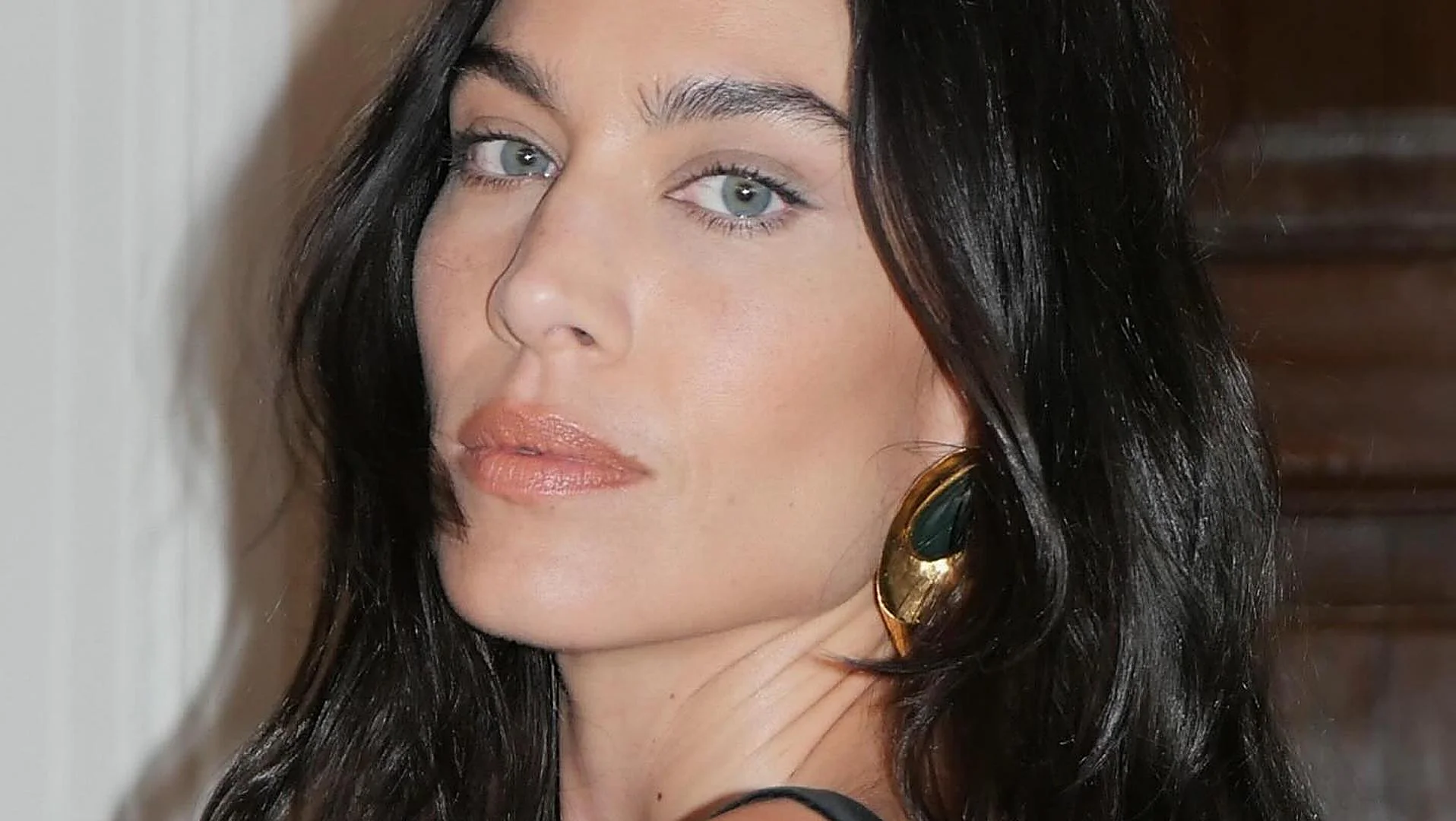 Anticolorete: What the Barely-There Blush Trend Means
