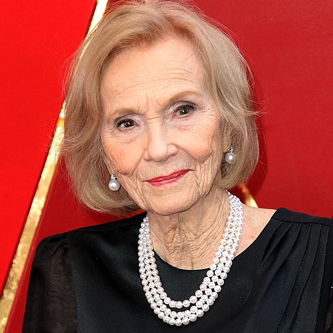 Eva Saint Mary at the 2018 Oscars.
