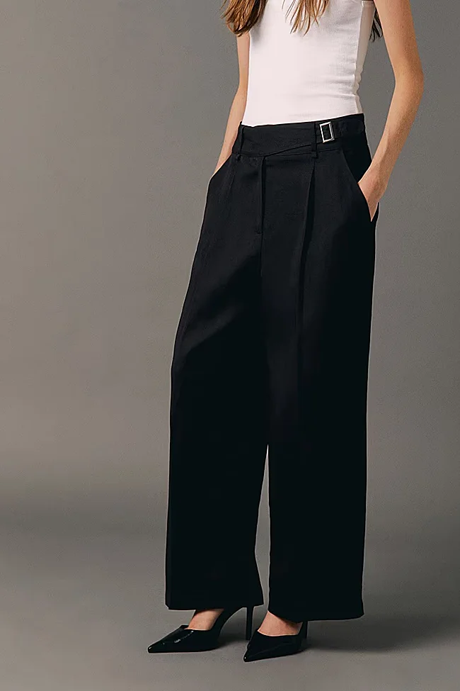 Pantalón negro de Sfera (49,99 euros)