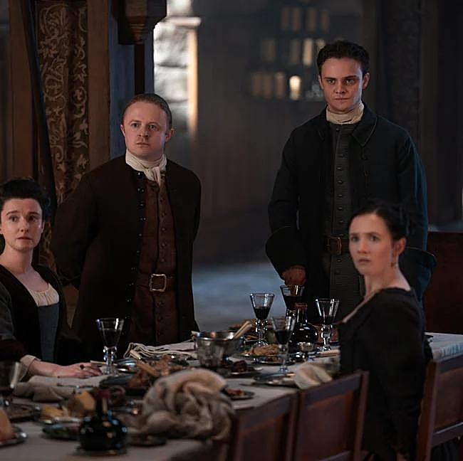 The dinnerware, the linens or the curtains are some of the elements the production team has to create from scratch when it comes to the eighteenth-century scenes.