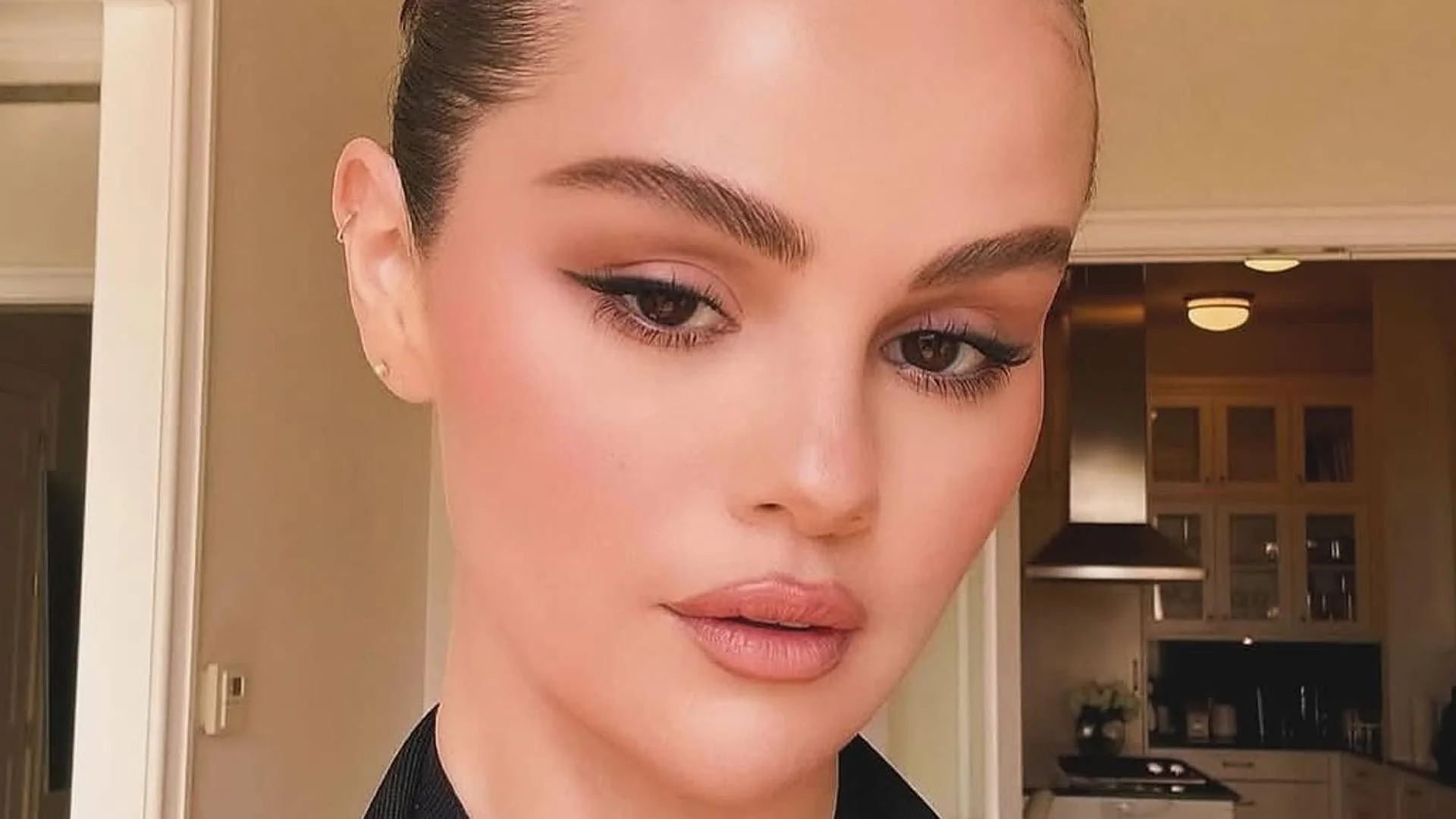 Best Nude Eyeliners for Minimalist Natural Makeup