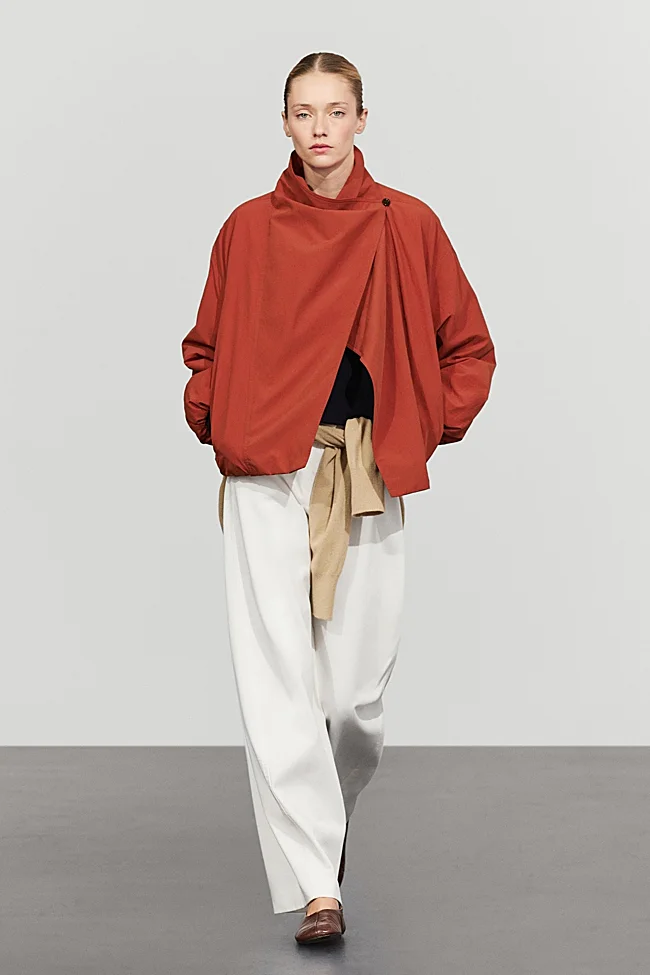 Red Massimo Dutti jacket (99.99 euros)