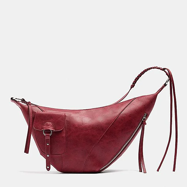 Bolso rojo de hombro de Parfois, 23,99 euros.