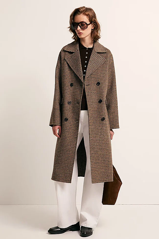 Abrigo con estampado de cuadros de Sfera (89,99 euros)