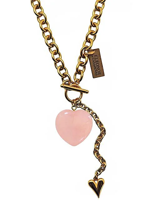 Collar de eslabones y cuarzo rosa, de Eleanor de Casanovas (54€).