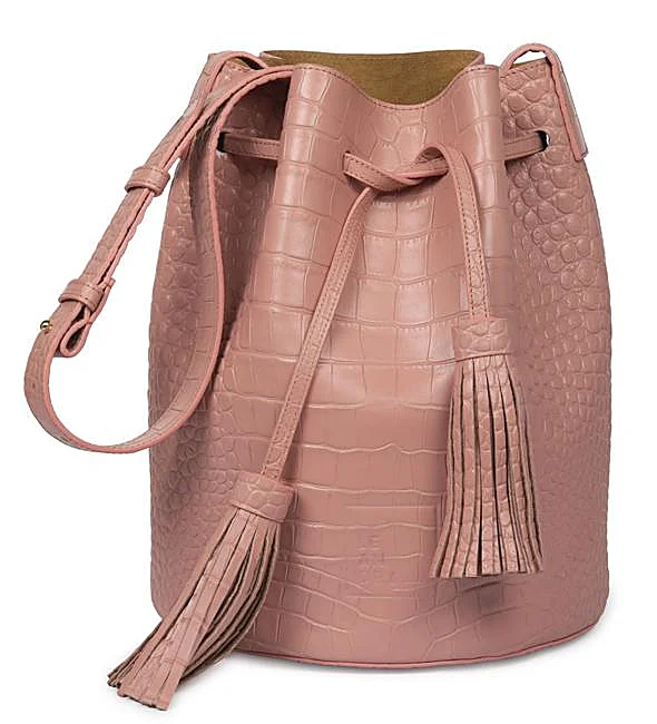 Bolso de piel, de Leandra (290€).