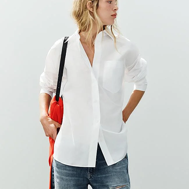 White shirt with front pocket from Zara, 29.95 euros.