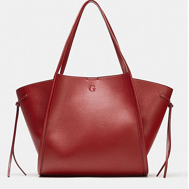 Bolso rojo de Zara (35,95 euros)