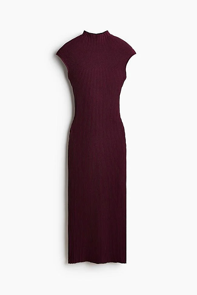 Vestido burdeos de H&M, 32,99 euros.