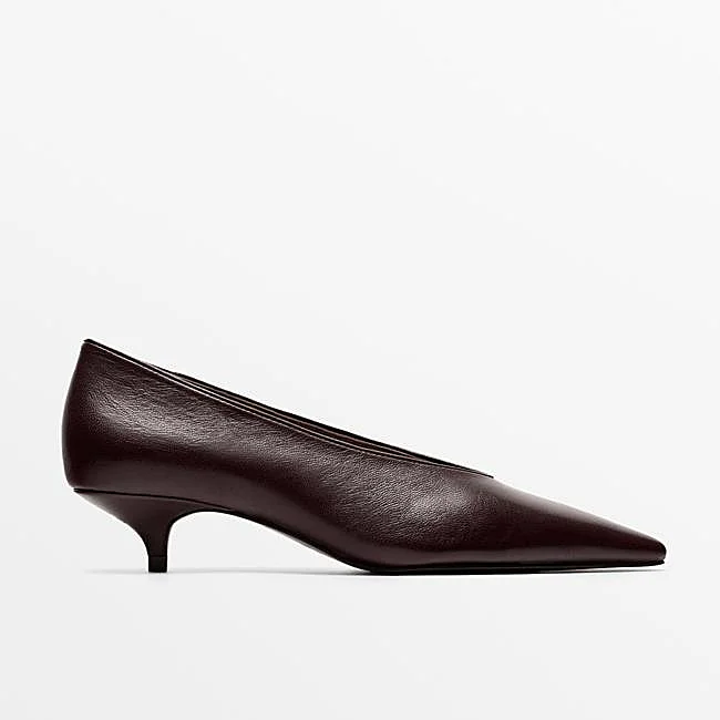 Zapato de tacón de piel de Massimo Dutti, 89,95 euros.