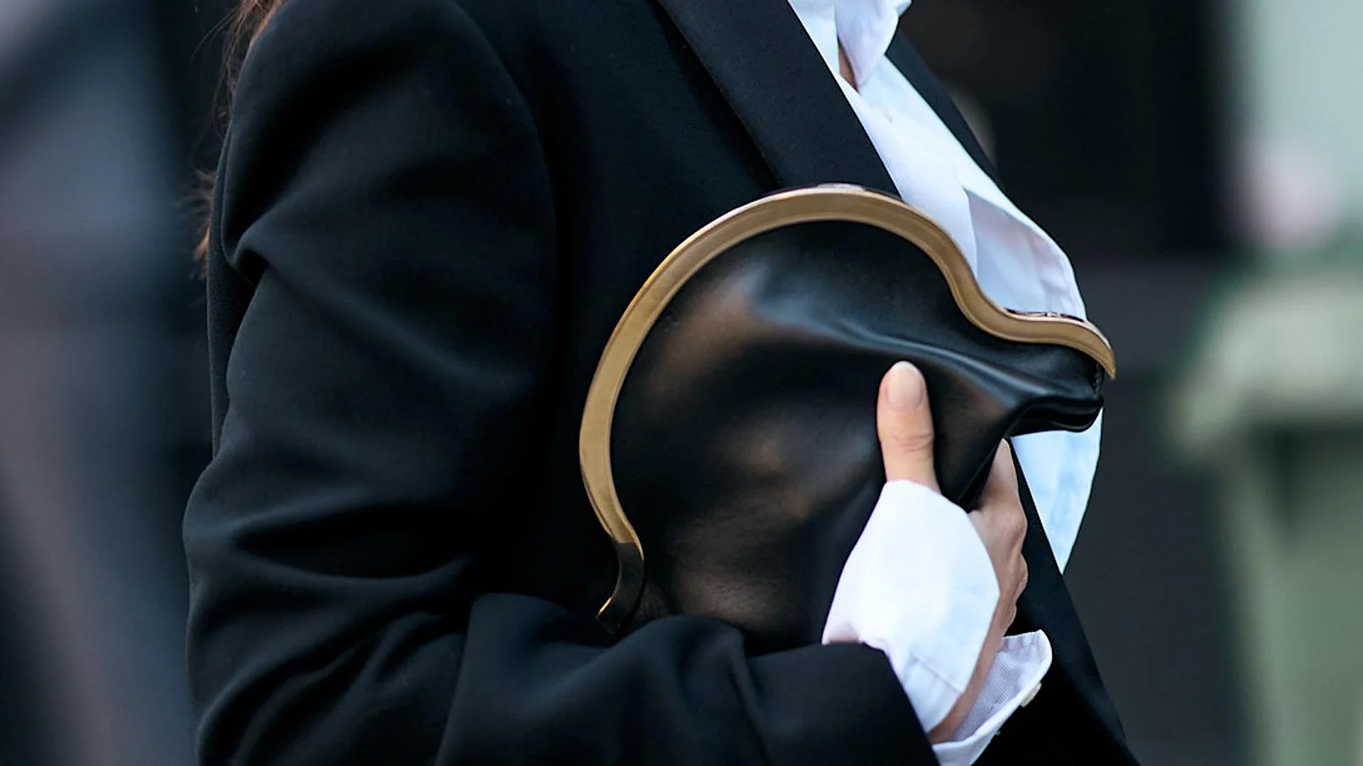 Grandmothers’ Coin Purses Are Trending Again This Fall