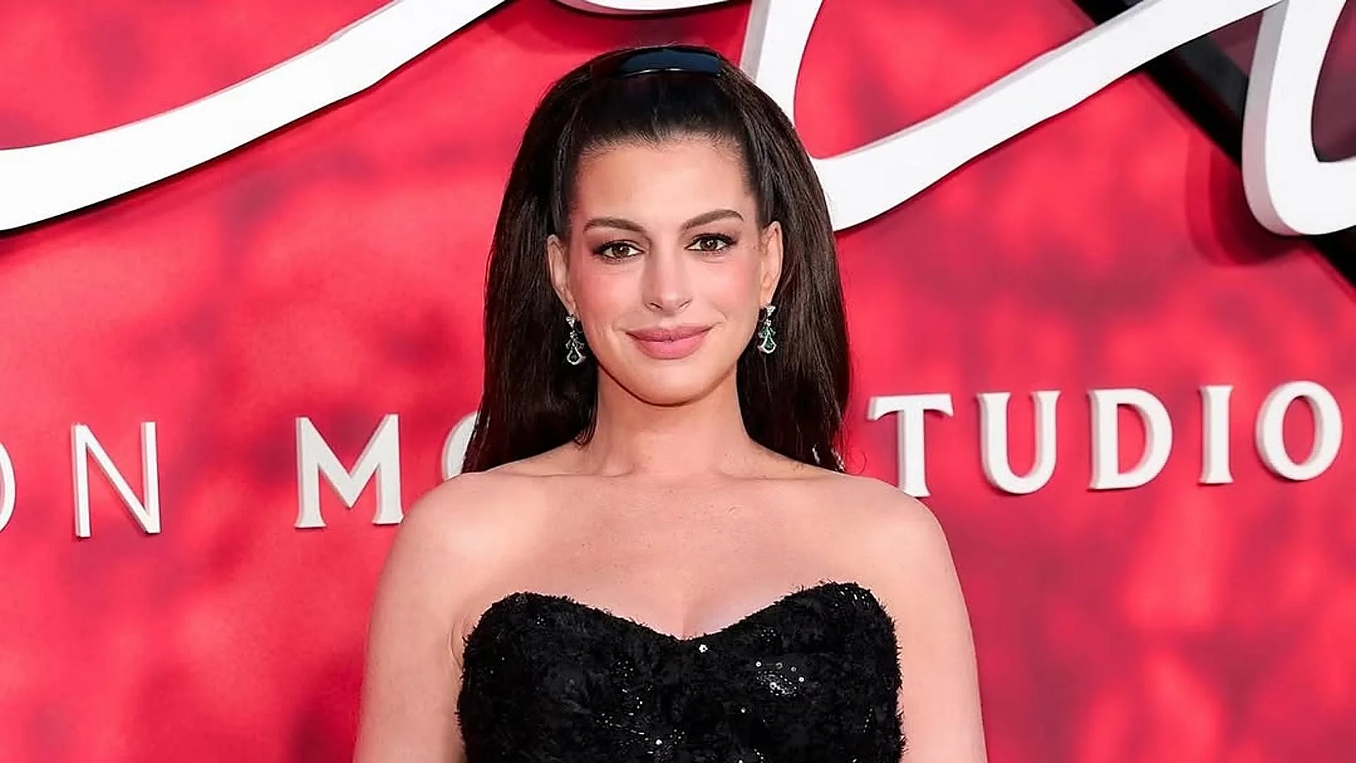 Anne Hathaway’s Cherry Noir Nails: The Only Fall Trend That Matters