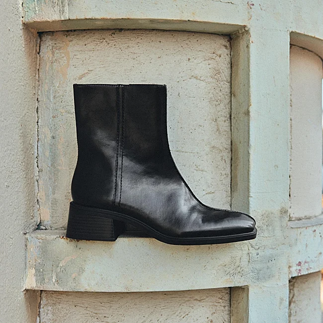 Botines negros de Stradivarius (35,99 euros)