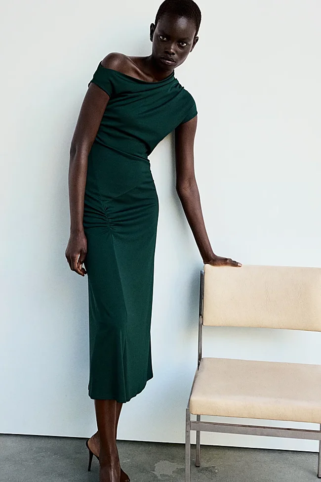 Vestido verde de Mango (49,99 euros)