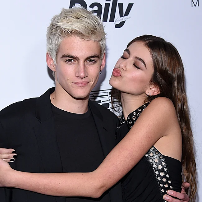 Los hermanos Presley y Kaia Gerber.